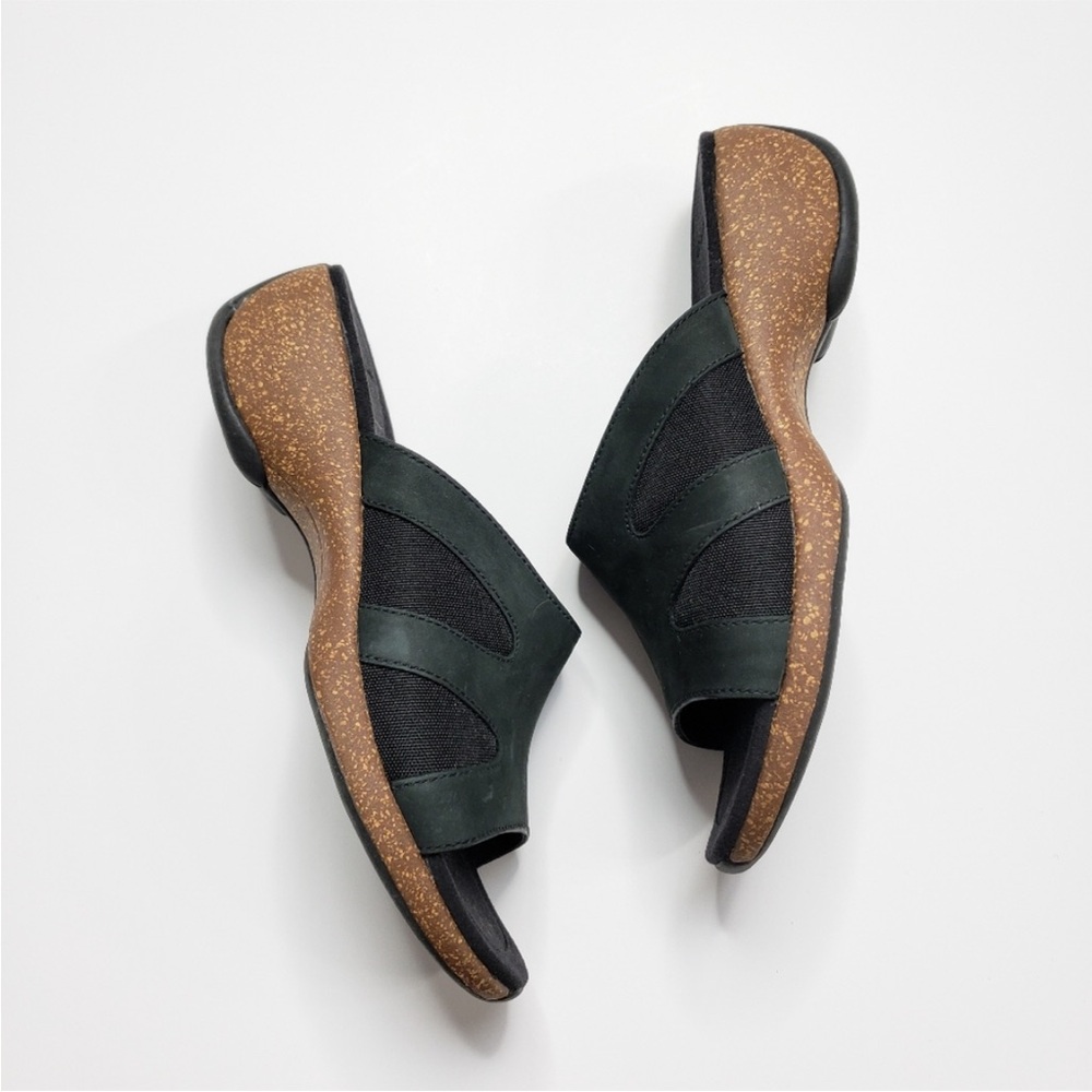 $89 Merrell Black air cushion leather Sundial Slide Sandals sz 9